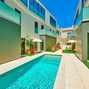 Executive Townhouse, Centre, Shared Pool , Tavira Portugal