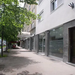 https://apartment-red-square.hotels-in-ljubljana.com